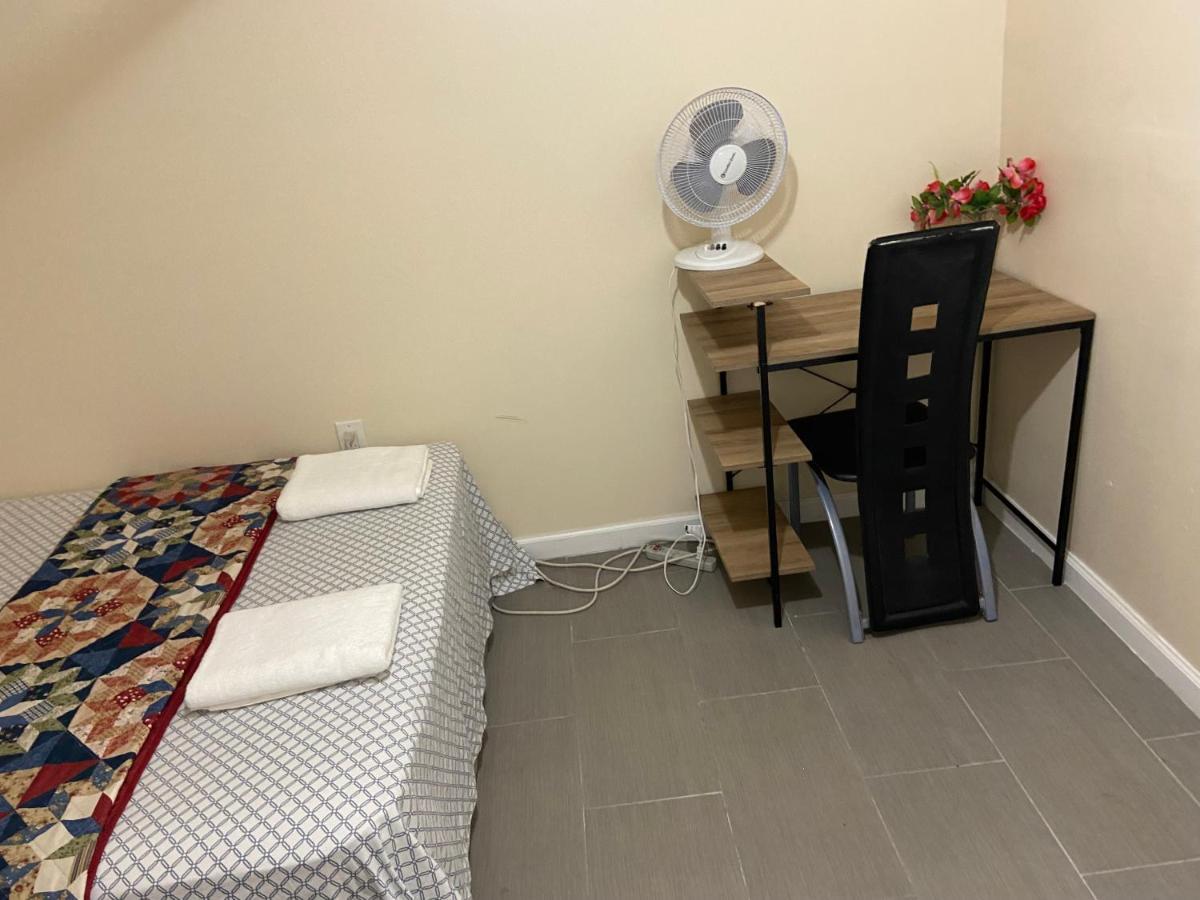 A Delightful Room In Queens Ню Йорк Екстериор снимка
